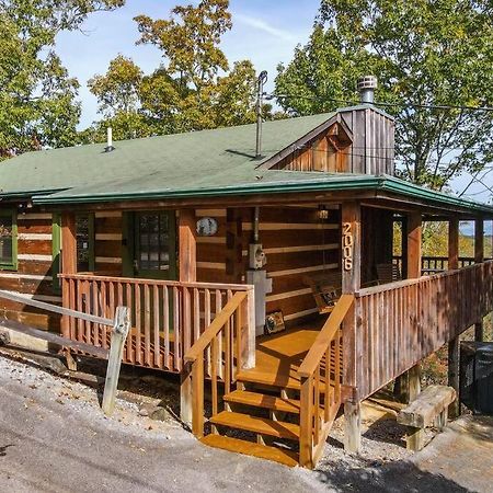 View! Cozy, Private, Fireplace, Hot Tub Log Cabin, Honeymoon! Sevierville Exterior photo