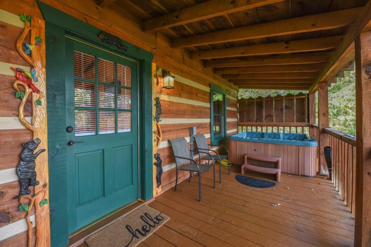 View! Cozy, Private, Fireplace, Hot Tub Log Cabin, Honeymoon! Sevierville Exterior photo