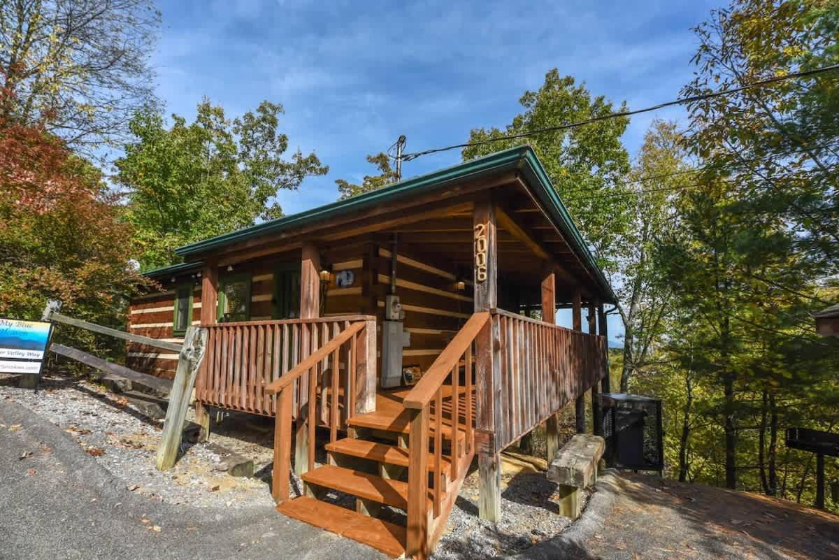 View! Cozy, Private, Fireplace, Hot Tub Log Cabin, Honeymoon! Sevierville Exterior photo