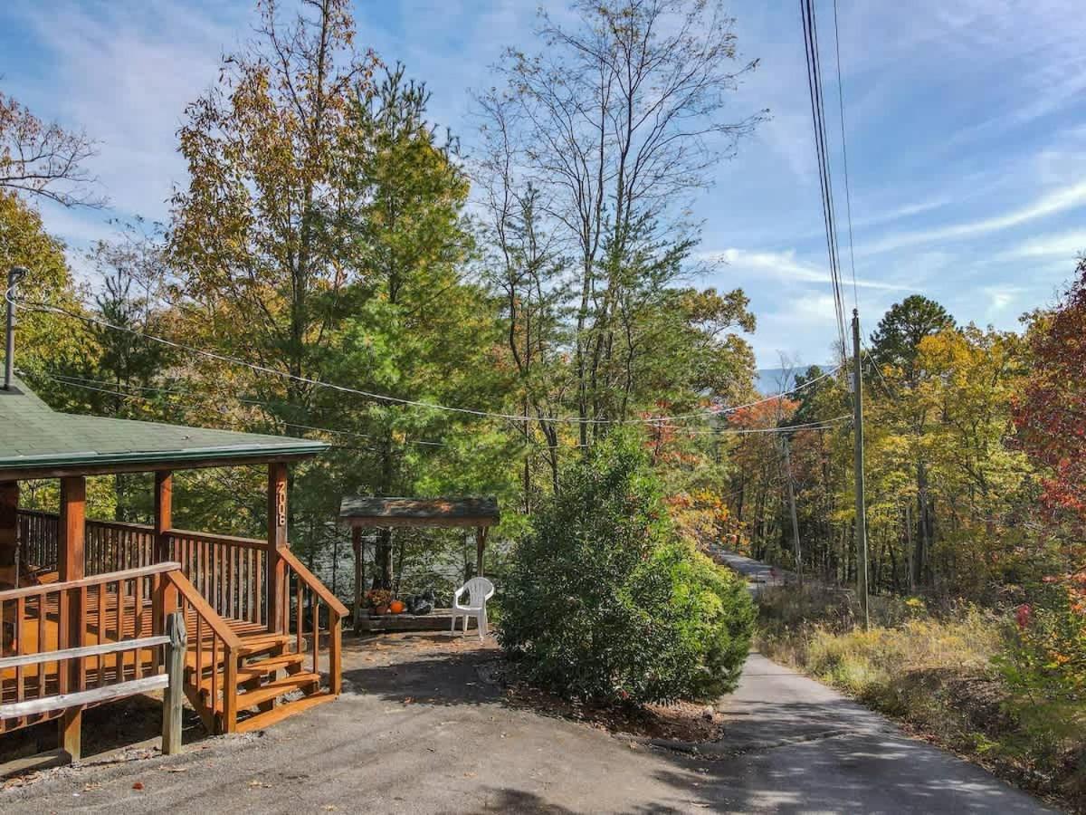 View! Cozy, Private, Fireplace, Hot Tub Log Cabin, Honeymoon! Sevierville Exterior photo