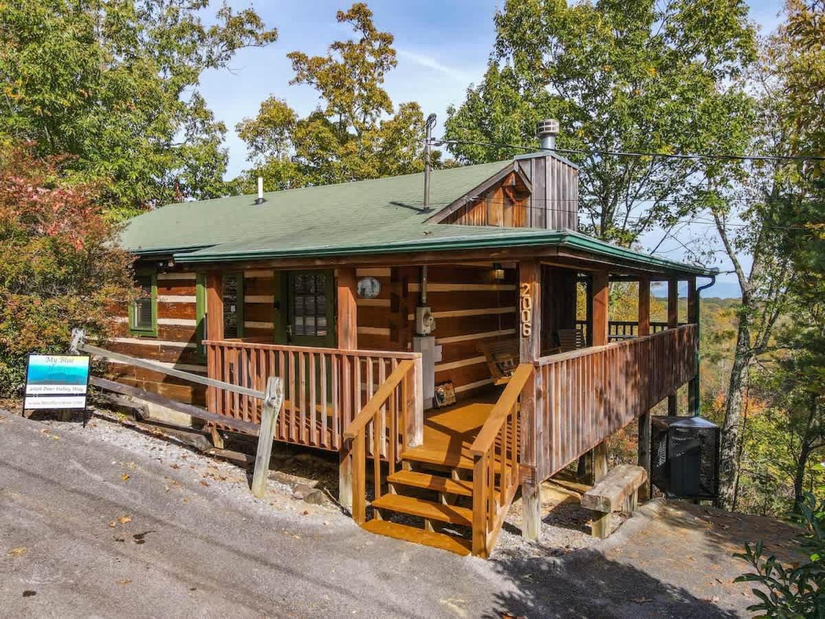 View! Cozy, Private, Fireplace, Hot Tub Log Cabin, Honeymoon! Sevierville Exterior photo